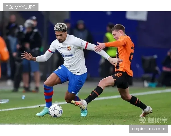 阿劳霍彰显防线领袖风范，助球队稳步提升联赛竞争力