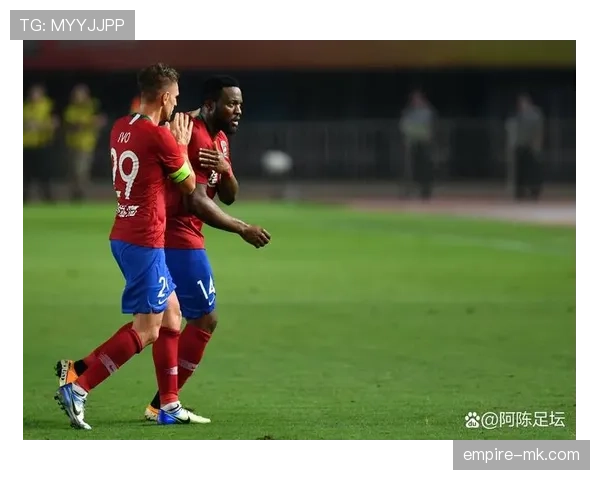 阿贾克斯新星闪耀赛场，助球队强势崛起斩获关键胜利