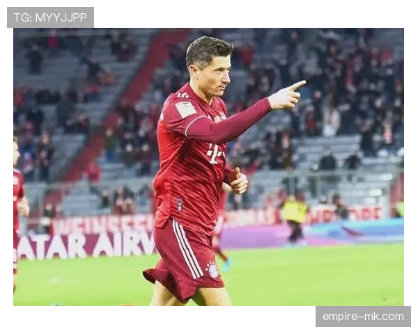 莱万多夫斯基对阵顶级中卫的对抗能力解析：是否已达顶级水平